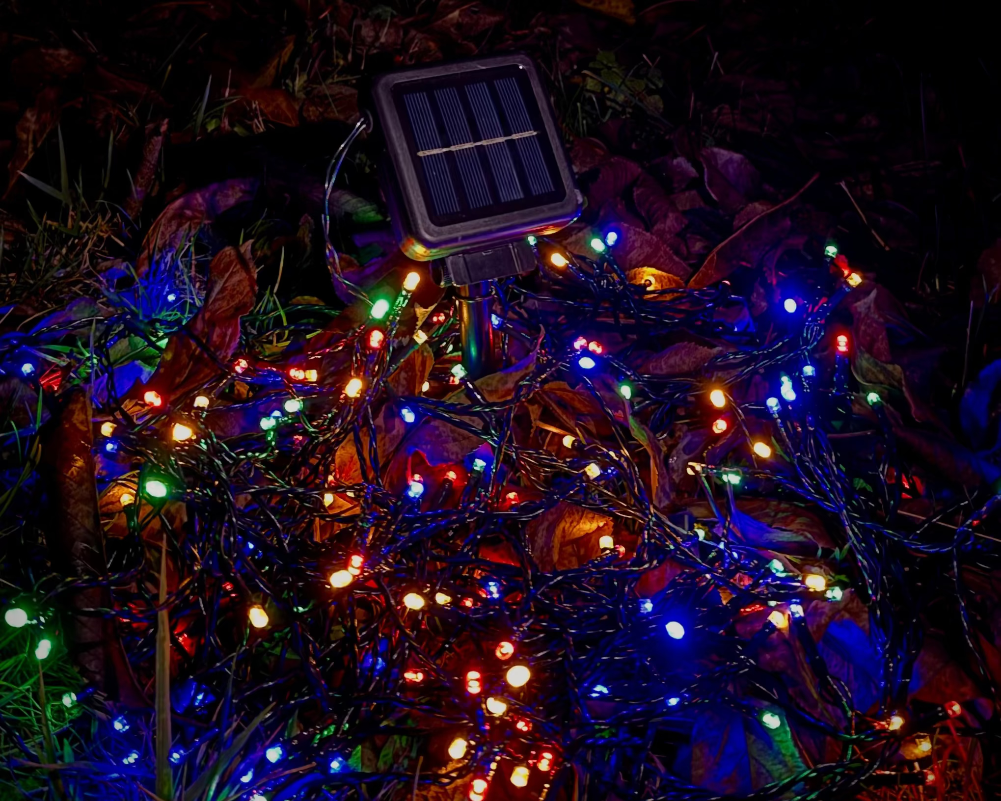 Instalație luminoasă solară pentru exterior, 20 metri, multicoloră, cu diverse jocuri de lumini